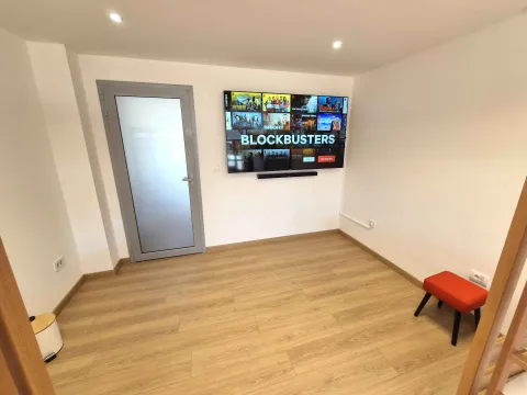 Izdavanje, poslovni prostor, 190m², City Kvart, Podgorica - image 18