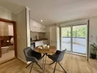 Izdavanje, dvosoban stan, 75m², Centar, Budva - image 1