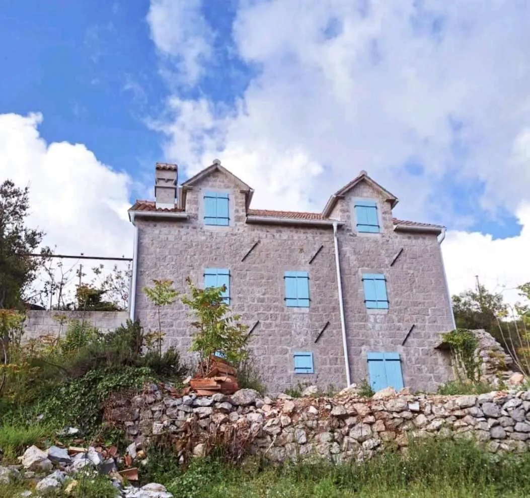 Prodaja, petosoban stan, 138m², Zagora, Kotor