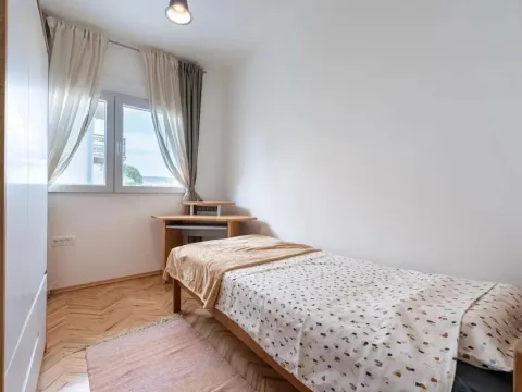 Rent, three bedroom apartment, 100m², Dalmatinska ulica, Podgorica - image 10