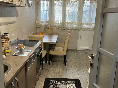 Rent, three bedroom apartment, 100m², Pejton, Podgorica - image 5