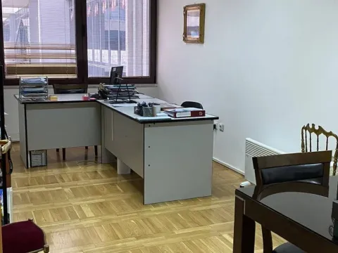 Izdavanje, poslovni prostor, 93m², Podgorica, Crna Gora - image 6