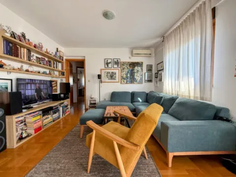 Prodaja, trosoban stan, 83m², Stari Aerodrom, Podgorica