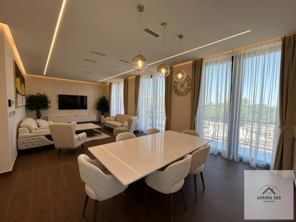 Izdavanje, četvorosoban stan, 120m², Sremska Kamenica, Petrovaradin