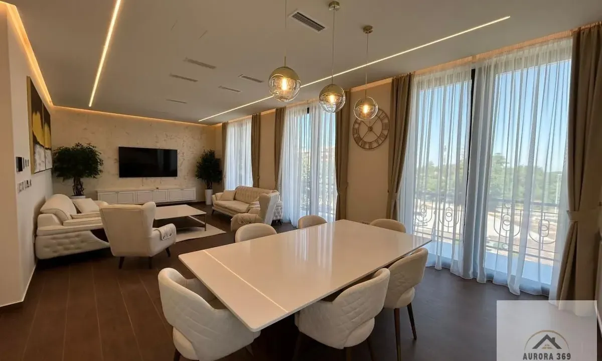 Izdavanje, četvorosoban stan, 120m², Sremska Kamenica, Petrovaradin