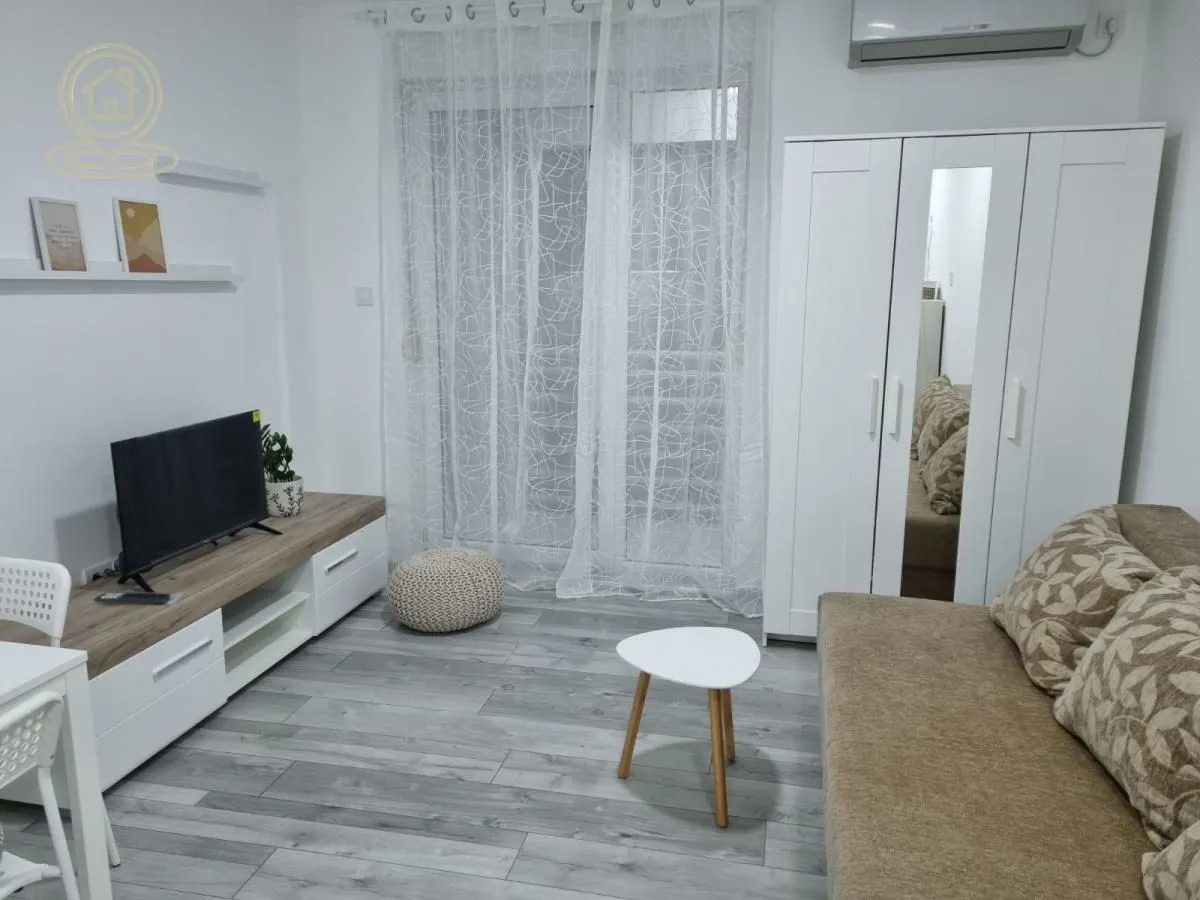 Izdavanje, jednosoban stan, 28m², Grbavica, Novi Sad Sve Podlokacije