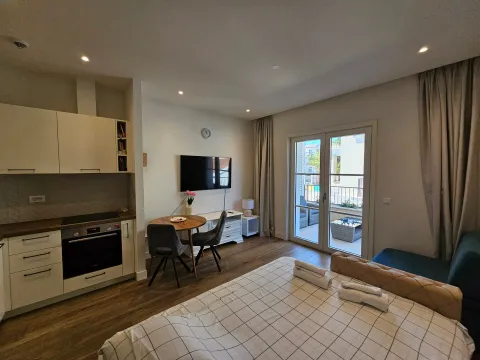 Prodaja, jednosoban stan, 37m², Luštica Bay, Tivat - image 1