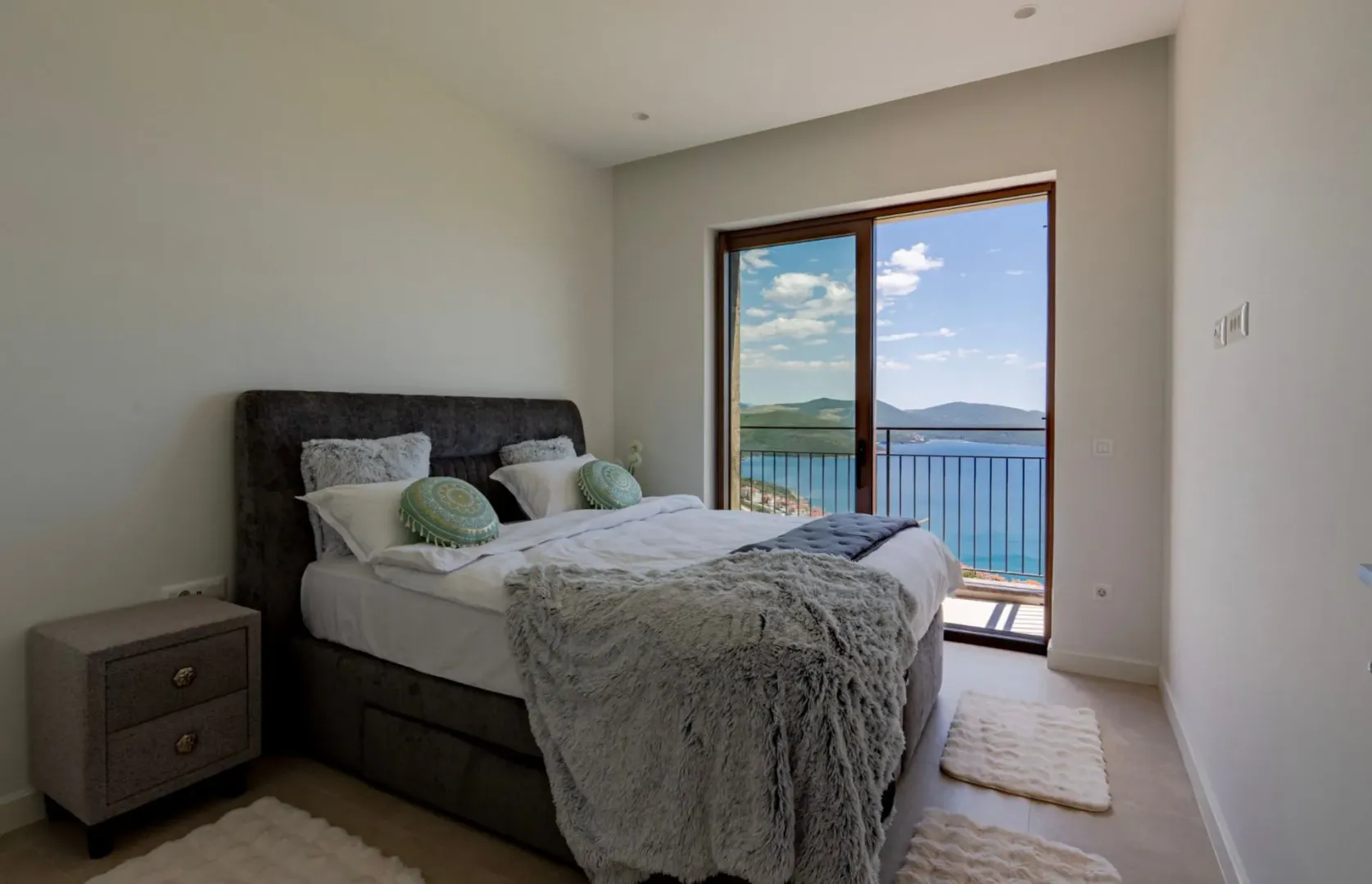 Rent, three bedroom apartment, 155m², Luštica Bay, Tivat
