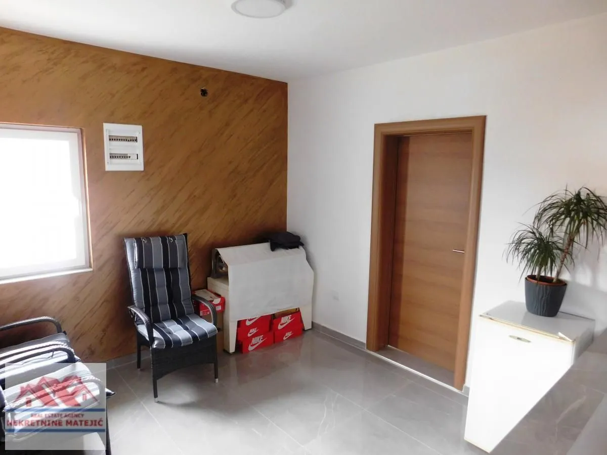 Prodaja, kuća, 250m², Ćava, Kragujevac