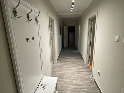 Rent, two bedroom apartment, 120m², Dumidran, Tivat - image 8
