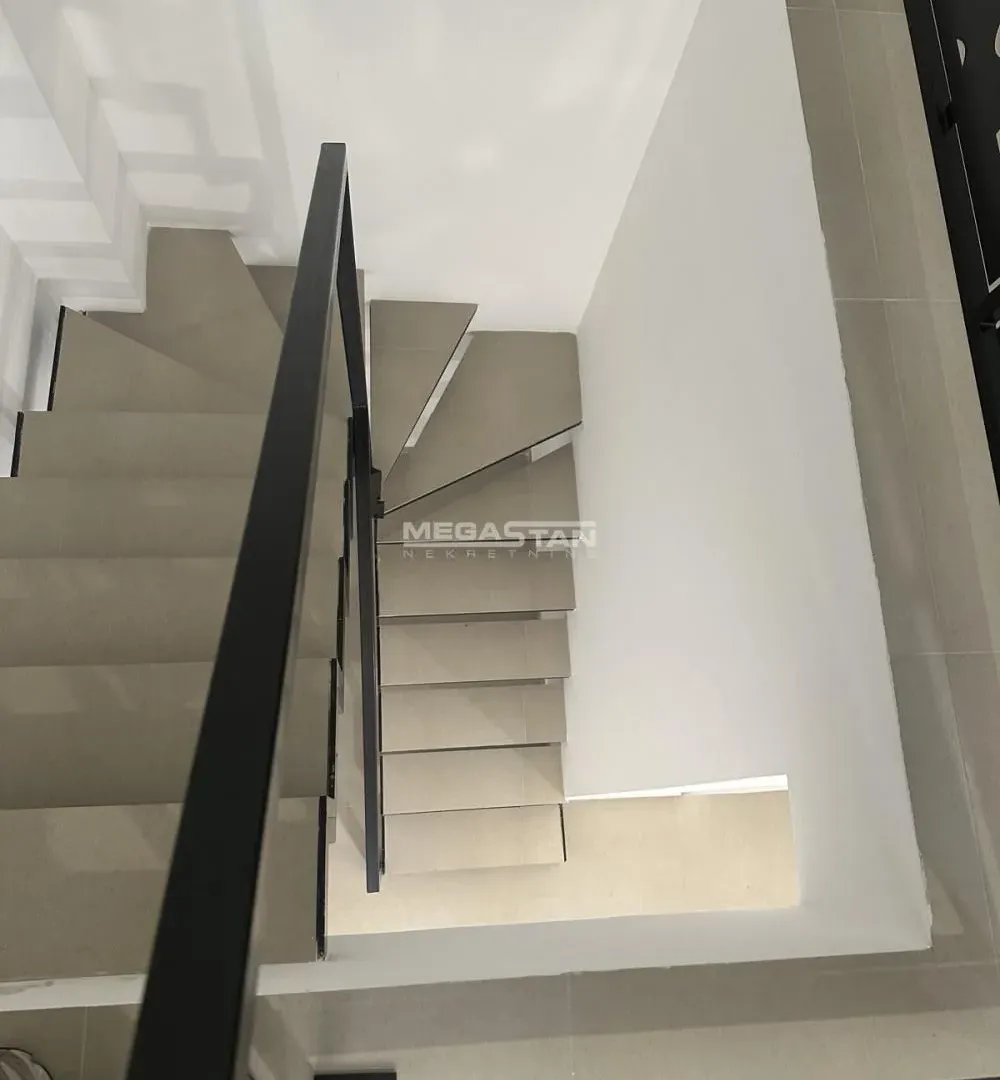 Sale, office space, 47m², Vračar Sve Podlokacije, Beograd