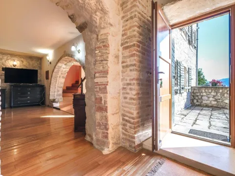 Sale, house, 500m², Orahovac, Kotor - image 2