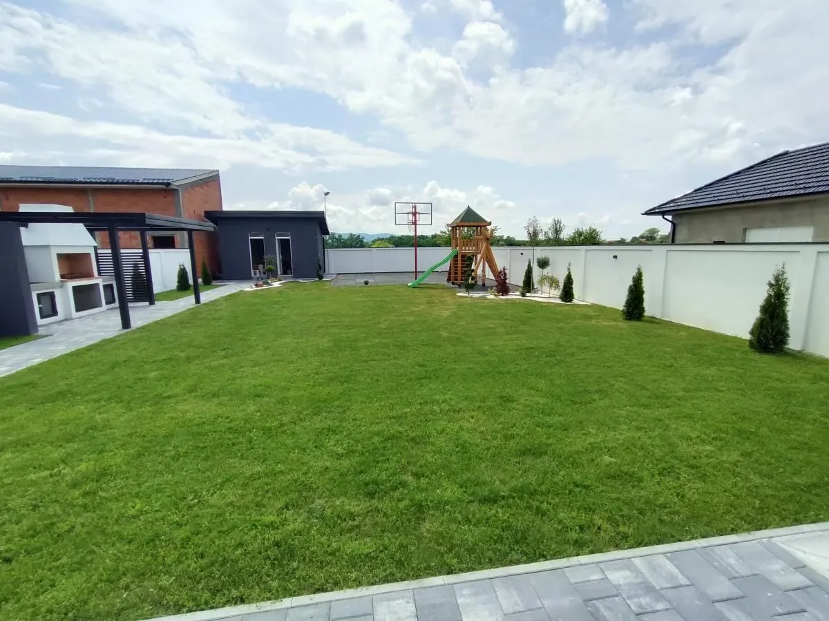 Prodaja, kuća, 200m², Veternik, Novi Sad Sve Podlokacije