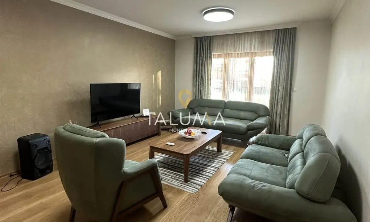 Prodaja, kuća, 200m², Rogami, Podgorica