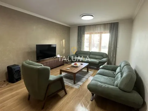 Prodaja, kuća, 200m², Rogami, Podgorica - image 1