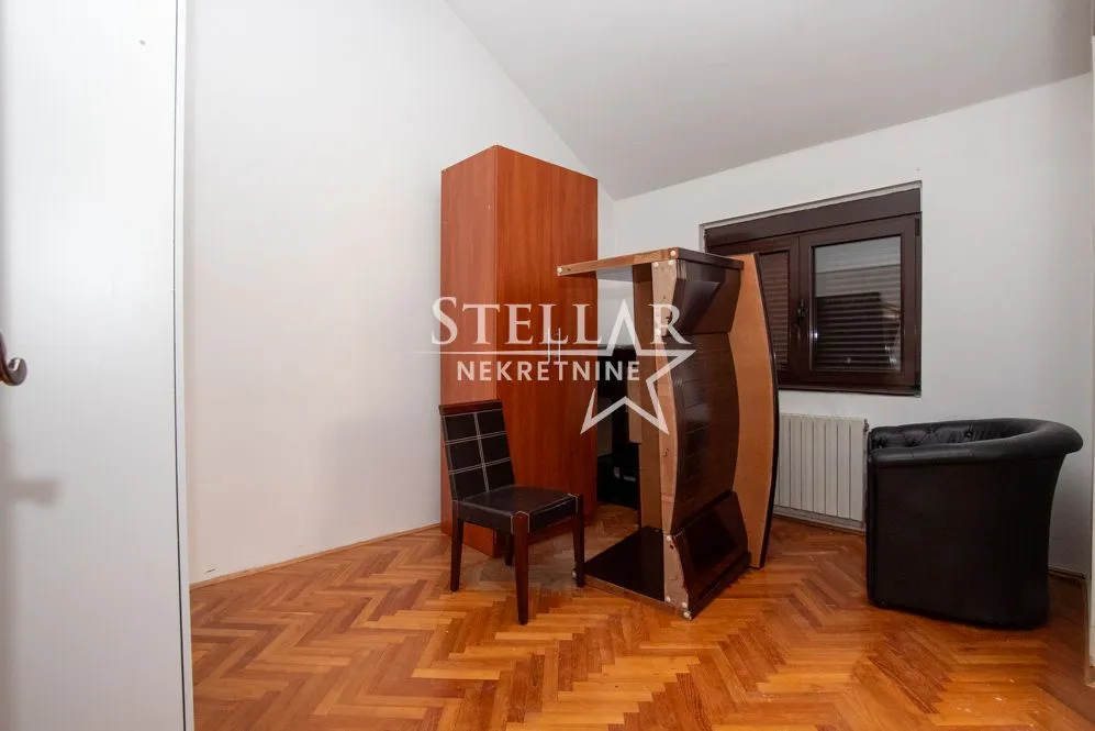 Izdavanje, kuća, 320m², Gorica C, Podgorica