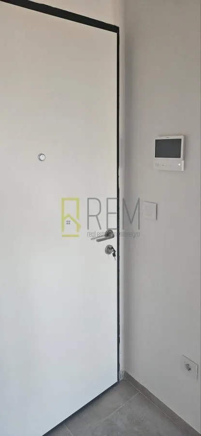 Prodaja, jednosoban stan, 45m², Stari Aerodrom, Podgorica