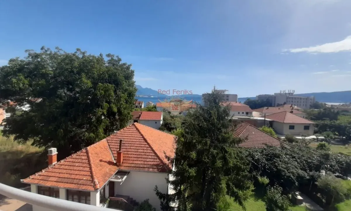 Prodaja, trosoban stan, 77m², Herceg Novi, Crna Gora