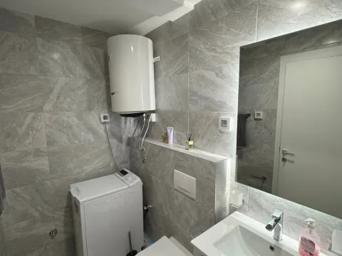 Izdavanje, dvosoban stan, 66m², Stari Aerodrom, Podgorica - image 4