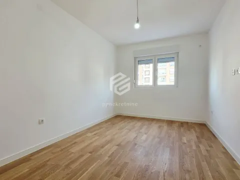 Prodaja, jednosoban stan, 42m², Stari Aerodrom, Podgorica - image 6