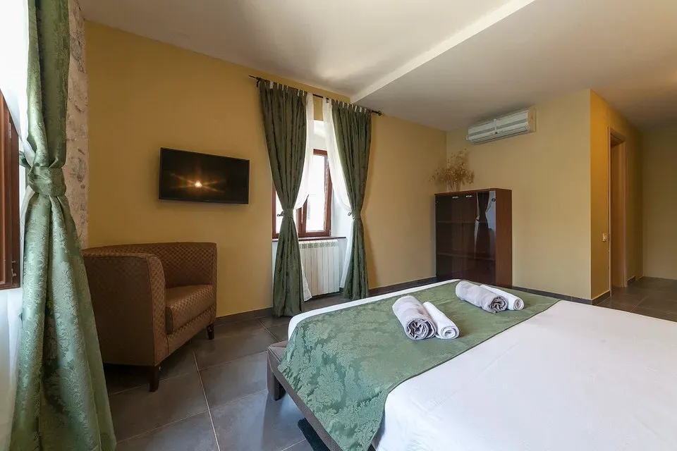 Prodaja, kuća, 450m², Prčanj, Kotor
