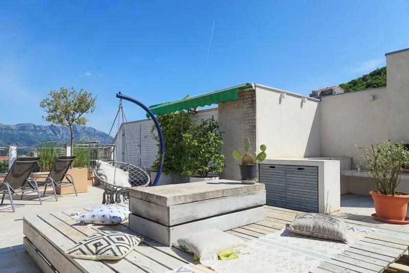 Prodaja, trosoban stan, 85m², Mainski Put, Budva