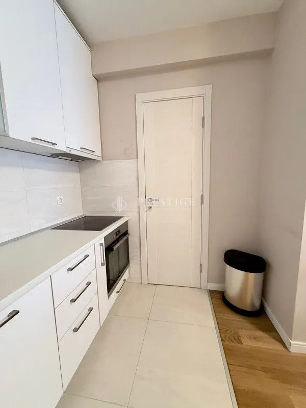 Izdavanje, jednosoban stan, 50m², Central Point, Podgorica