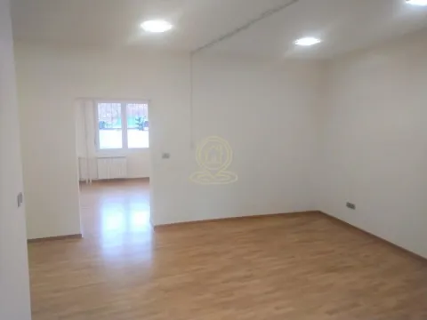 Izdavanje, poslovni prostor, 80m², Stari Grad, Beograd - image 2