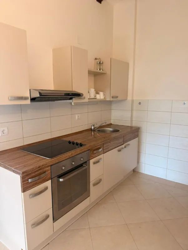 Prodaja, dvosoban stan, 92m², Bigova, Kotor
