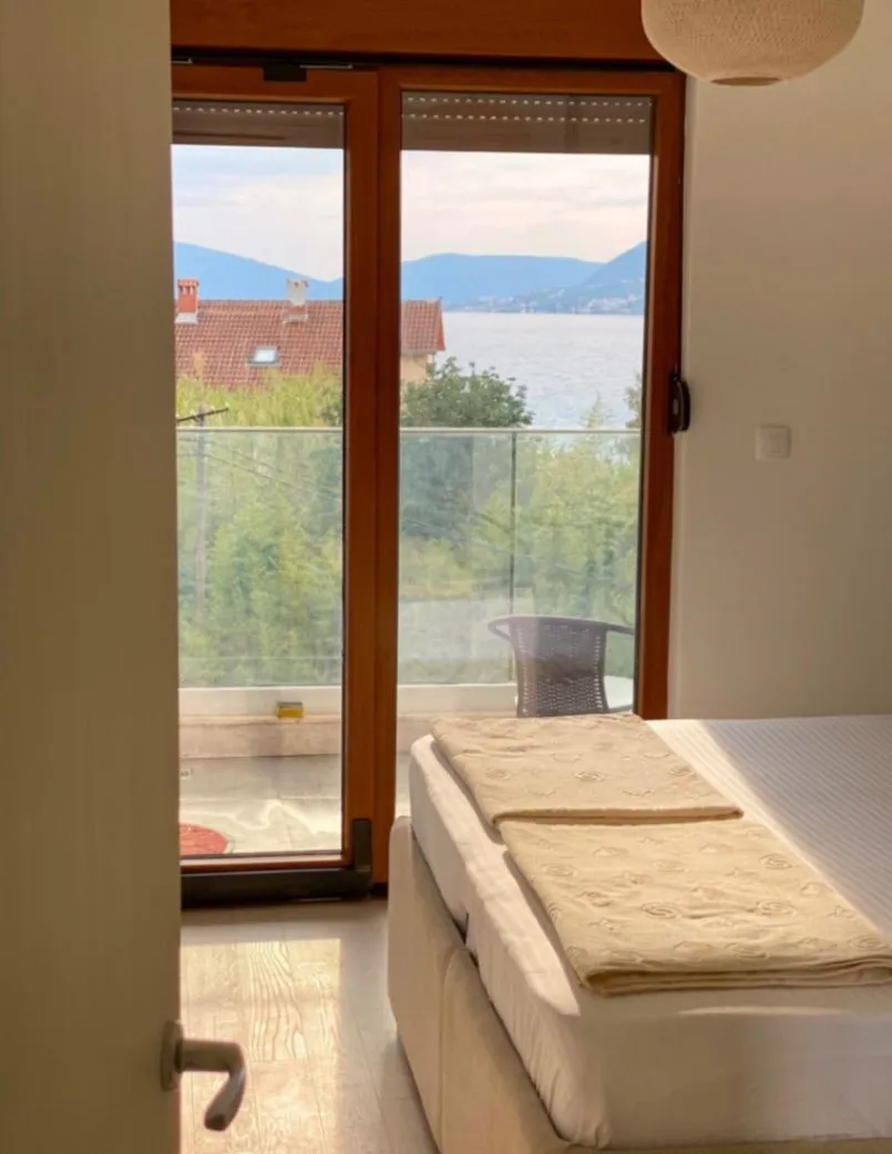 Rent, one bedroom apartment, 49m², Seljanovo, Tivat