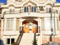 Izdavanje, četvorosoban stan, 220m², Gorica C, Podgorica - image 13