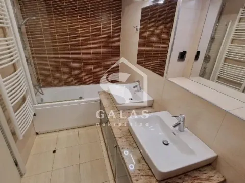 Izdavanje, trosoban stan, 148m², Savski Venac, Beograd - image 10