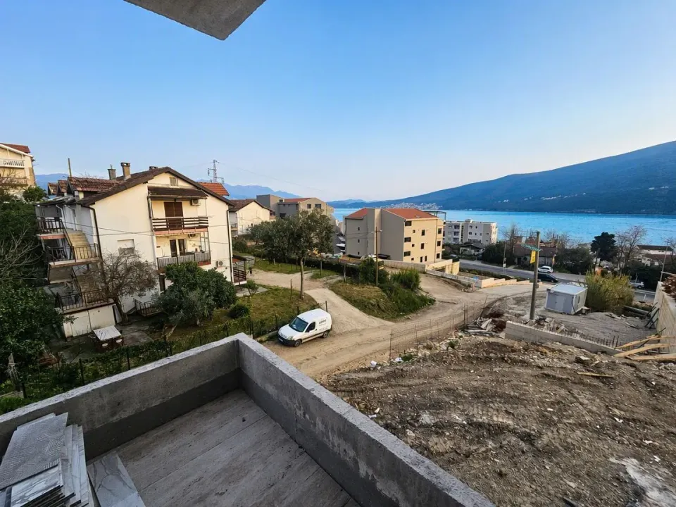 Prodaja, dvosoban stan, 54m², Đenovići, Herceg Novi