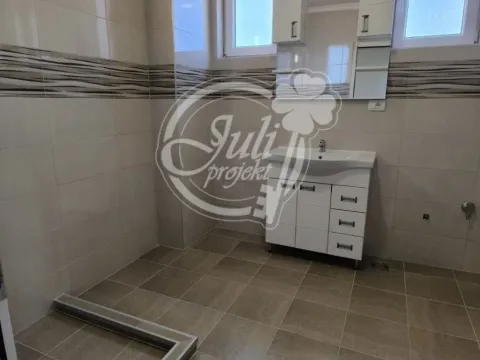 Prodaja, parking/garaža, 139m², Centar, Stara Pazova - image 4