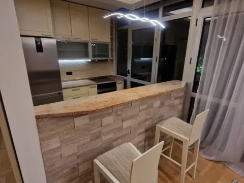 Izdavanje, četvorosoban stan, 150m², Savski Venac, Beograd - image 6