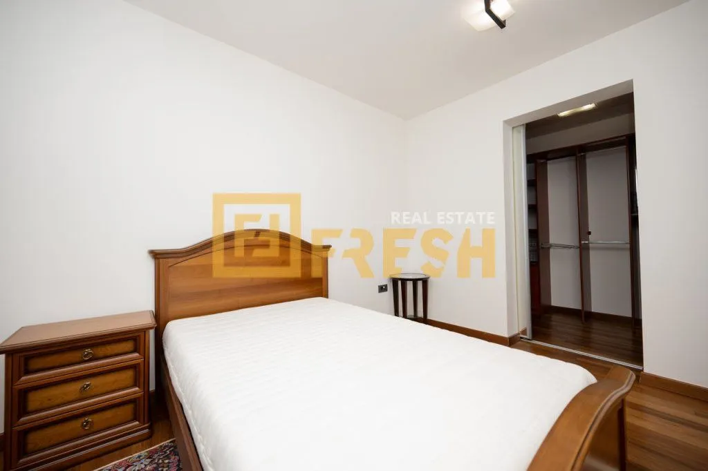 Rent, house, 380m², Mareza, Podgorica