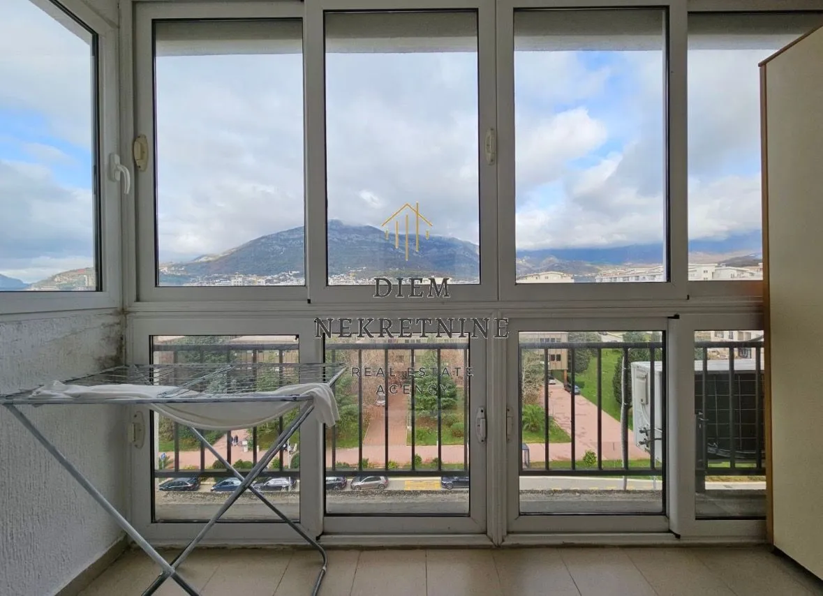 Izdavanje, garsonjera, 35m², Centar, Bar