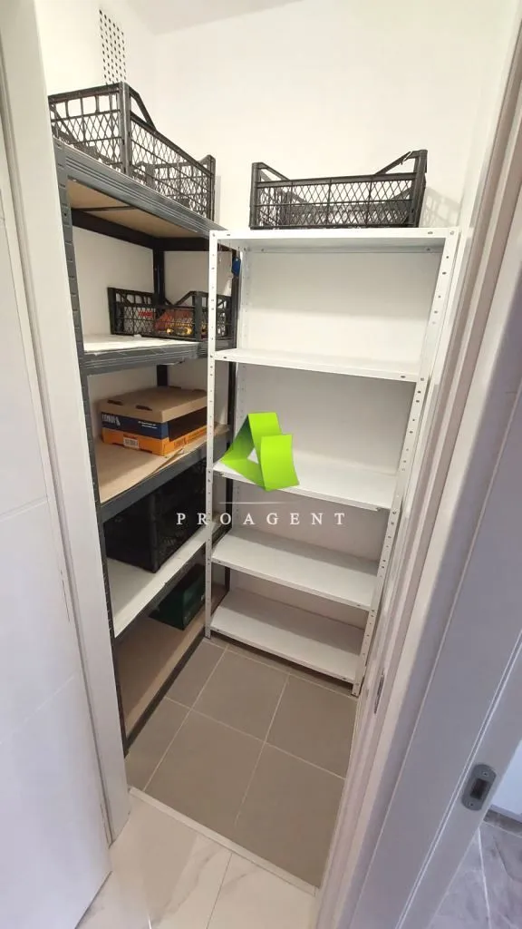Rent, office space, 52m², Medijana, Niš
