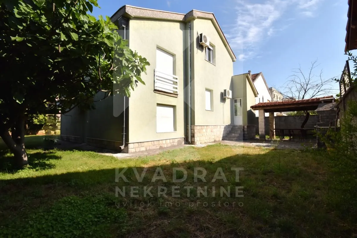 Izdavanje, kuća, 250m², Stari Aerodrom, Podgorica