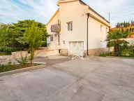Rent, house, 250m², Zagorič, Podgorica - image 24