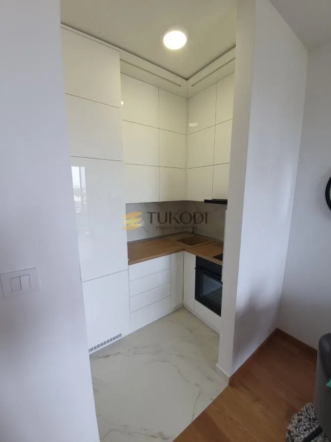 Prodaja, jednosoban stan, 43m², Bulevar Evrope, Novi Sad Sve Podlokacije