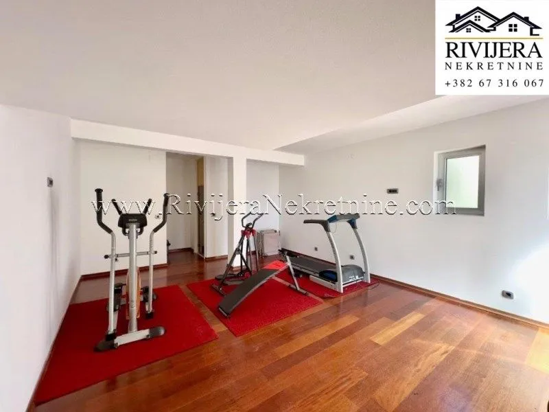 Prodaja, kuća, 405m², Strp, Kotor