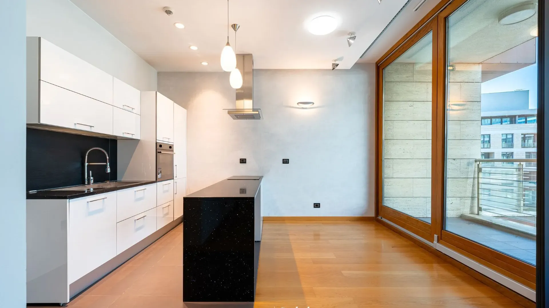 Prodaja, dvosoban stan, 88m², Kod Capital Plaze, Podgorica