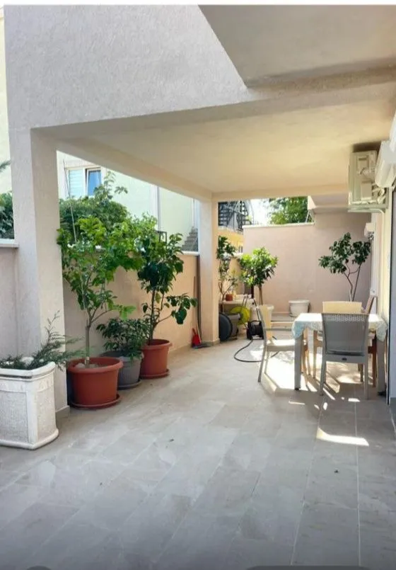 Sale, house, 220m², Šušanj, Bar