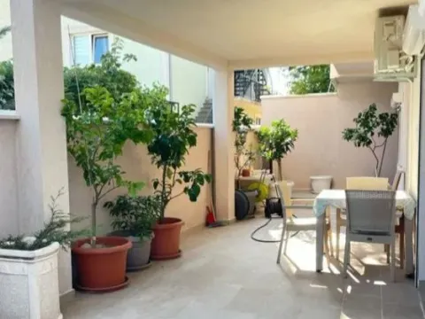 Sale, house, 220m², Šušanj, Bar - image 4