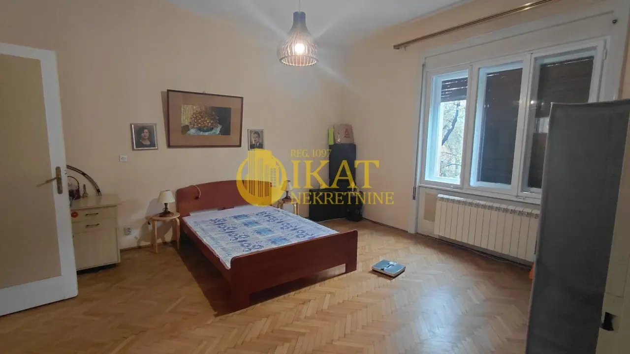 Prodaja, četvorosoban stan, 110m², Zemun Centar, Zemun Sve Podlokacije