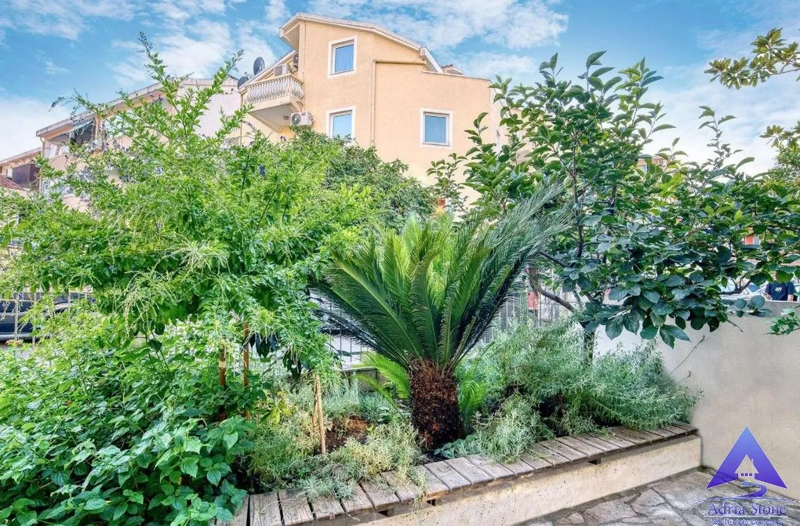 Prodaja, ugostiteljski objekat, 487m², Velji Vinogradi, Budva