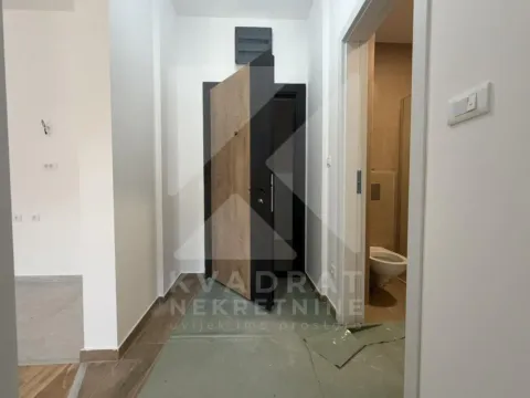 Izdavanje, jednosoban stan, 45m², Tološi, Podgorica - image 6