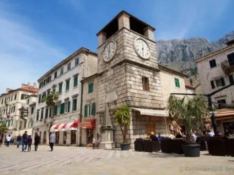 Izdavanje, poslovni prostor, 55m², Stari Grad Kotor, Kotor - image 1