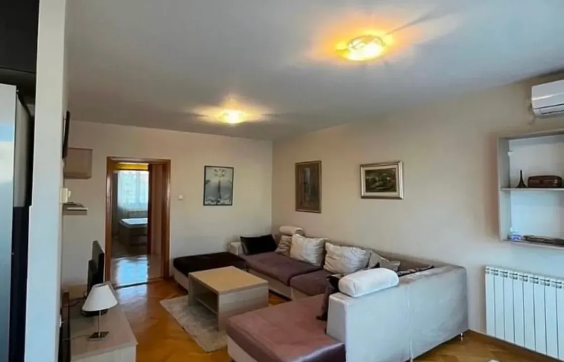 Izdavanje, dvosoban stan, 76m², Stari Aerodrom, Podgorica